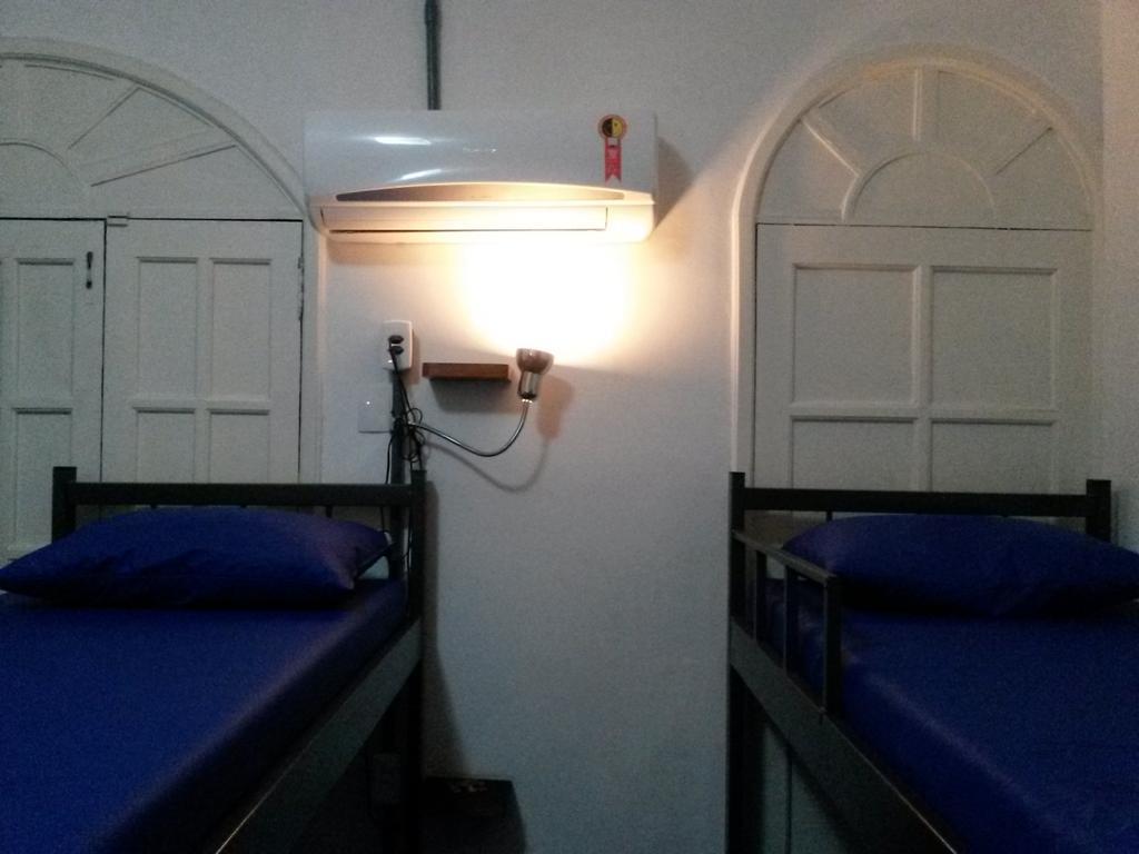 Hostal 021 *